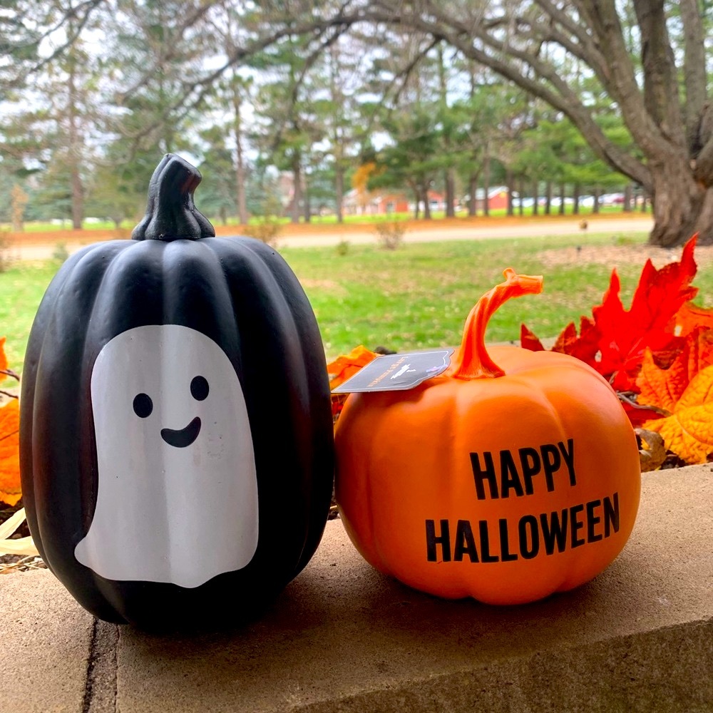 Halloween decorative pumpkins